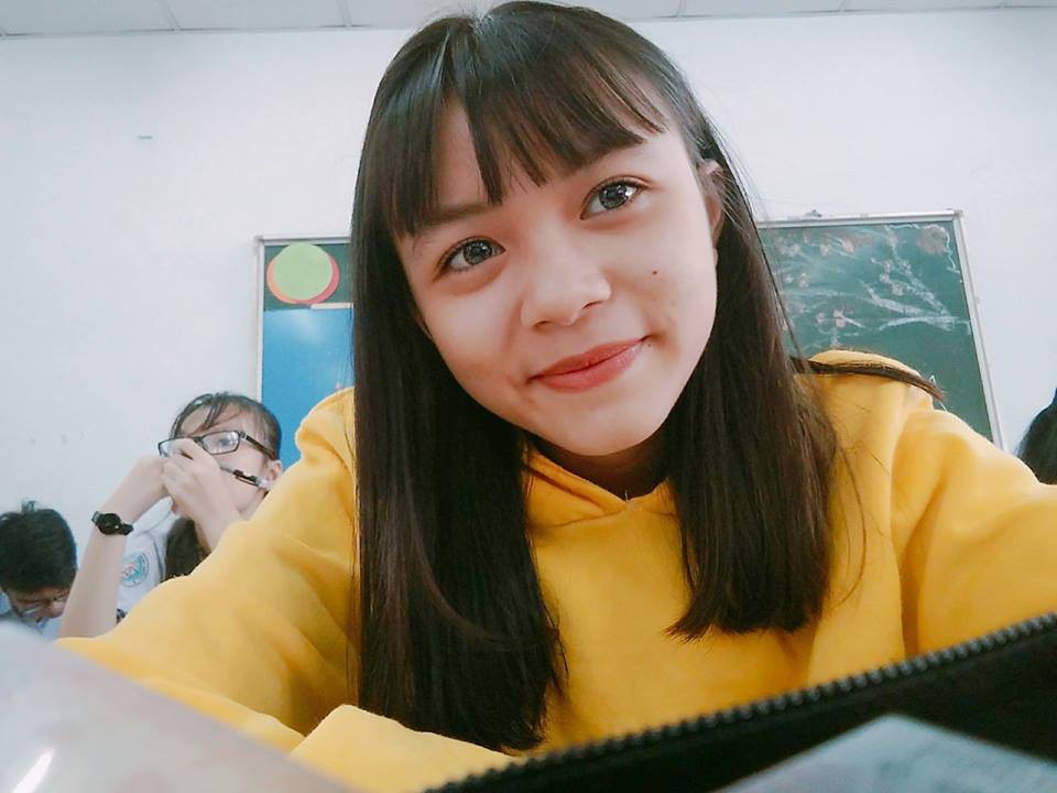 Tin tưởng nhờ bạn thân cắt tóc mái, nữ sinh không ngờ bị hại thê thảm tưởng như mất nửa bầu trời - Ảnh 5. Tin tưởng nhờ bạn thân cắt tóc mái, nữ sinh không ngờ bị hại thê thảm tưởng như mất nửa bầu trời - Ảnh 5.