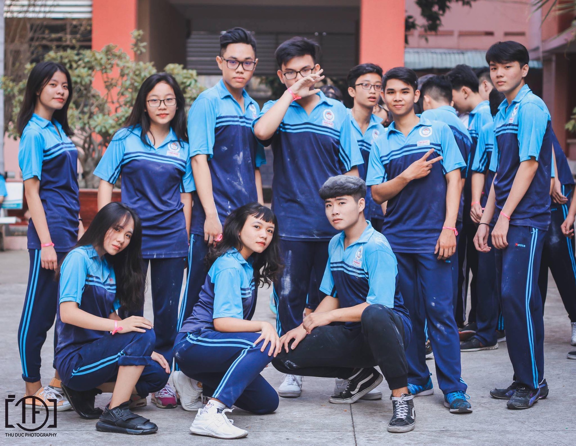 Tin tưởng nhờ bạn thân cắt tóc mái, nữ sinh không ngờ bị hại thê thảm tưởng như mất nửa bầu trời - Ảnh 7. Tin tưởng nhờ bạn thân cắt tóc mái, nữ sinh không ngờ bị hại thê thảm tưởng như mất nửa bầu trời - Ảnh 7.