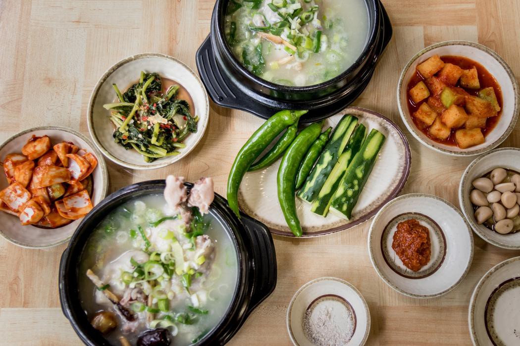 Ngày hè nóng nực nhưng người Hàn Quốc vẫn chuộng món ăn nóng hổi này bởi lý do ít ai đoán được - Ảnh 4. Ngày hè nóng nực nhưng người Hàn Quốc vẫn chuộng món ăn nóng hổi này bởi lý do ít ai đoán được - Ảnh 4.