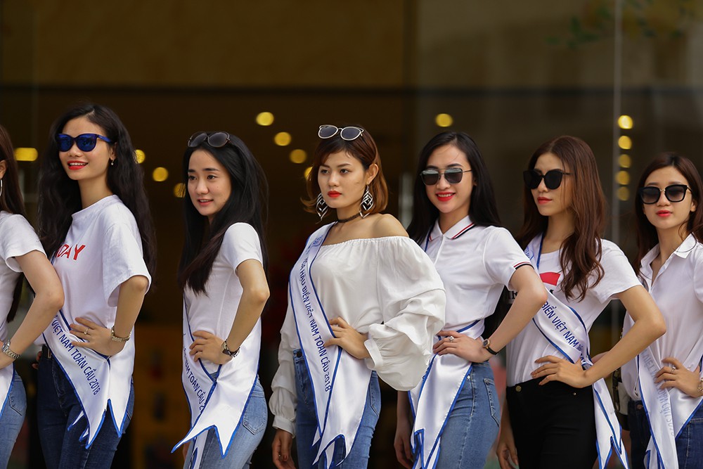 Nhiều thí sinh thuộc top 70 Hoa hậu biển Việt Nam toàn cầu gây thất vọng với vẻ ngoài kém sắc - Ảnh 2.