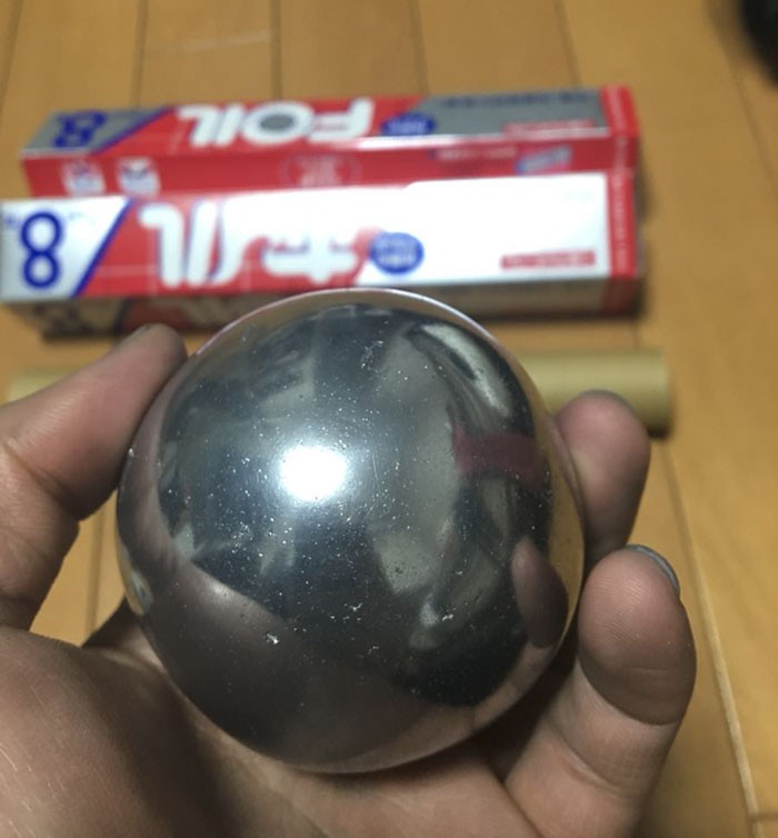 Mua 16 mét giấy bạc bọc thực phẩm về chỉ để... vo viên, thế nhưng khi thành hình, sản phẩm của anh chàng này lại khiến cả nước Nhật phát sốt - Ảnh 9. Mua 16 mét giấy bạc bọc thực phẩm về chỉ để... vo viên, thế nhưng khi thành hình, sản phẩm của anh chàng này lại khiến cả nước Nhật phát sốt - Ảnh 9.