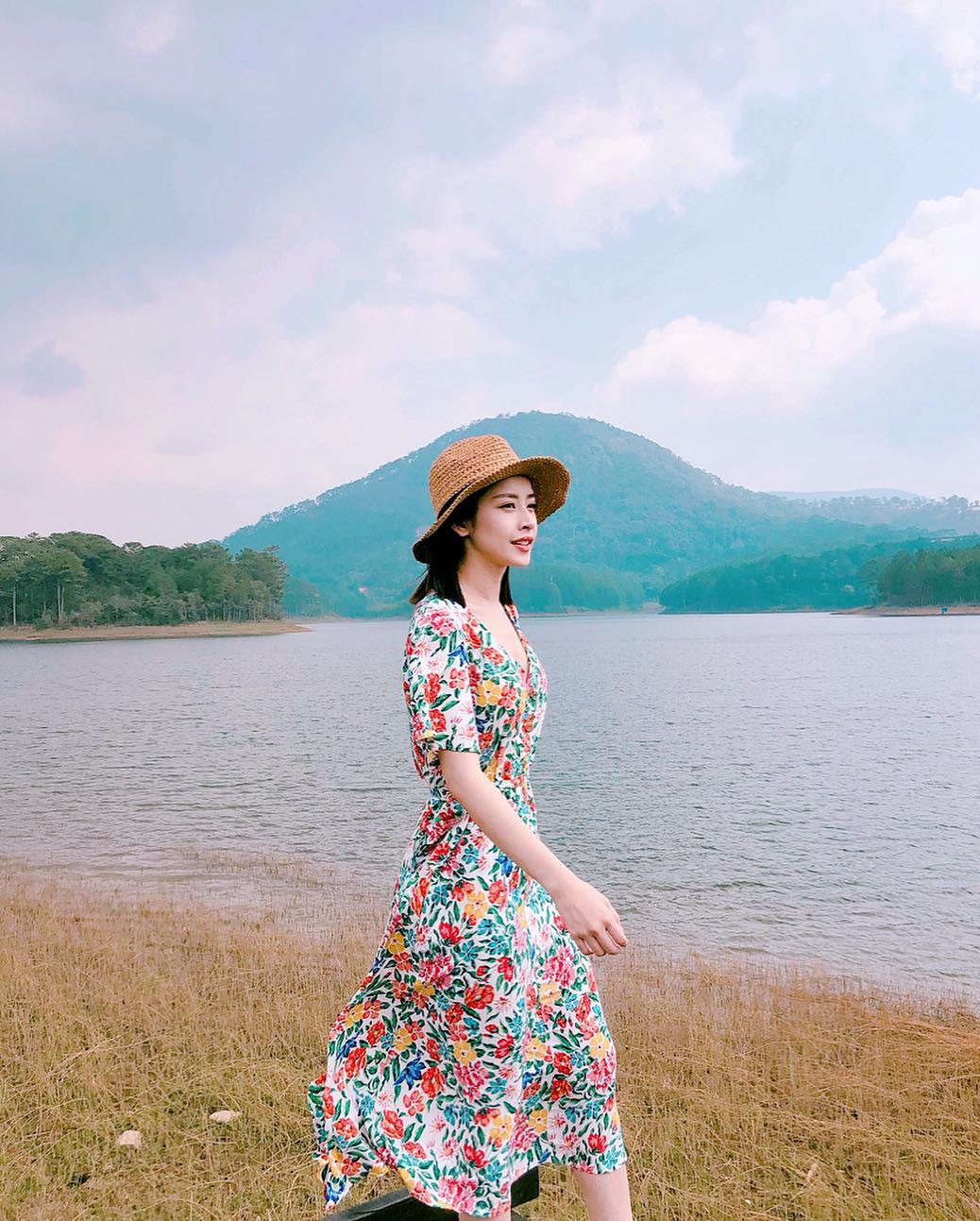 Hà Hồ, Chi Pu và loạt sao Việt lăng xê nhiệt tình thế này thì váy quấn dự là sẽ lại rất hot hè này - Ảnh 1. Hà Hồ, Chi Pu và loạt sao Việt lăng xê nhiệt tình thế này thì váy quấn dự là sẽ lại rất hot hè này - Ảnh 1.