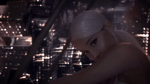 Thánh bùng show Ariana Grande đã trở lại với 1 MV xem muốn chóng mặt tiền đình - Ảnh 4.