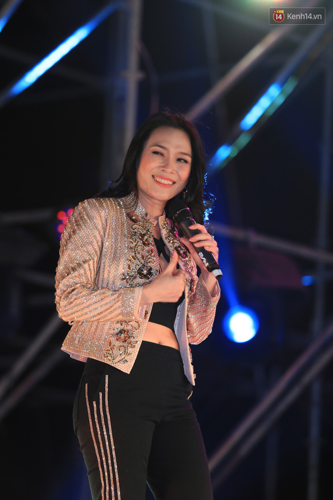 Mỹ T&acirc;m cởi phăng &aacute;o kho&aacute;c h&aacute;t loạt hit s&ocirc;i động, Ho&agrave;ng Yến Chibi lắng đọng với OST Th&aacute;ng năm rực rỡ - Ảnh 4.