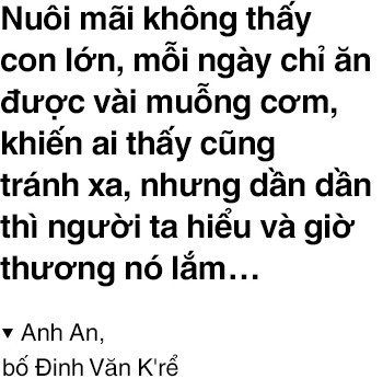 Chuyện cổ tích có thật về người thầy hiệu trưởng - cha nuôi của cậu bé tí hon 10 tuổi chỉ nặng 3,9 kg - Ảnh 3.