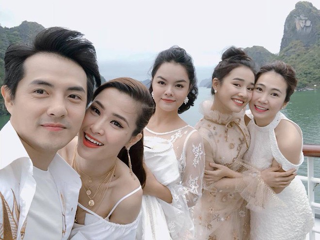 Có quá nhiều chuyện phải bận tâm nên Nhã Phương vội quá đi giày còn quên cả bóc tem - Ảnh 1.
