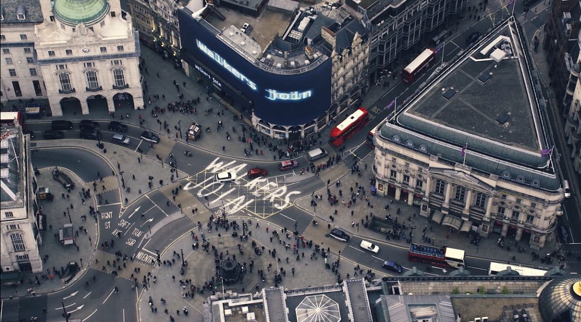 Nghề lạ đố bạn biết: từ dọn toilet, trinh s&aacute;t đến xuất hiện ở tất cả c&aacute;c phim trường - Ảnh 6.