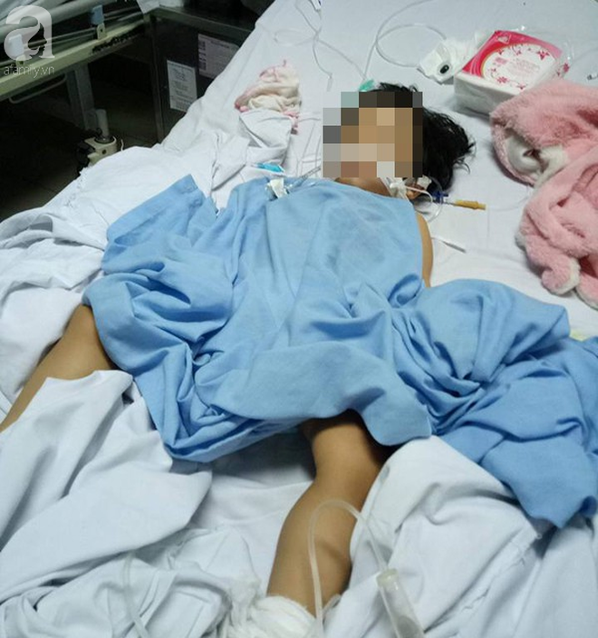 Quảng Ninh: Bé gái 20 tháng tuổi bị rạn hộp sọ, hôn mê sâu, liệt nửa người sau khi đến trường mầm non 3 ngày - Ảnh 2.