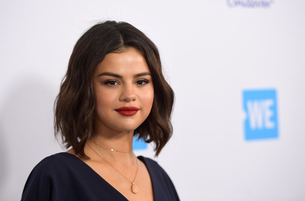 Không còn bánh bèo, Selena Gomez bỗng táo bạo cạo tóc undercut siêu cá tính - Ảnh 3. Không còn bánh bèo, Selena Gomez bỗng táo bạo cạo tóc undercut siêu cá tính - Ảnh 3.