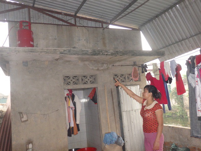 Gia đ&igrave;nh nghi bị đổ thuốc diệt cỏ v&agrave;o bể nước ăn sống trong hoang mang, sợ h&atilde;i - Ảnh 1.