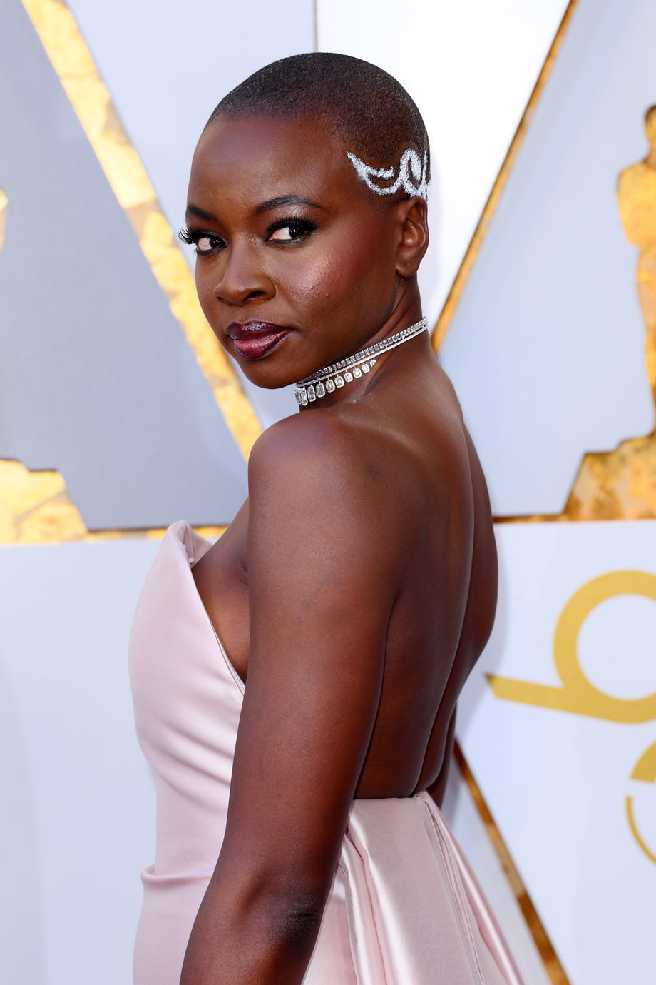 Nhan sắc hội bánh bèo nhưng không vô dụng của Avengers - 19