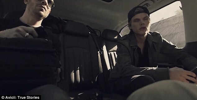 Lộ clip Avicii kiệt quệ đến mức lờ đờ không mở mắt nổi trước khi qua đời - Ảnh 3.