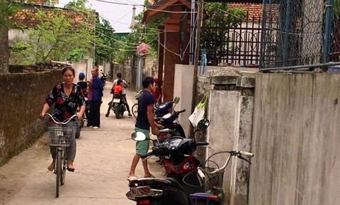 Bắt khẩn cấp đối tượng ném xà beng làm cháu bé 4 tuổi tử vong - Ảnh 1.