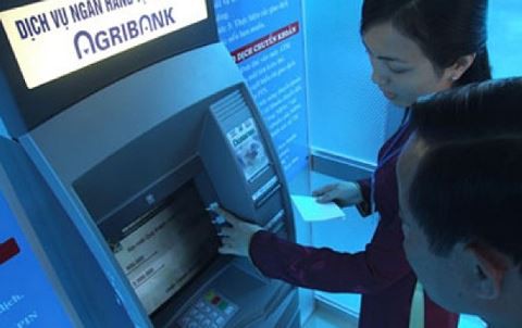 Agribank xem xét bồi hoàn cho khách hàng bị rút trộm tiền trong đêm - Ảnh 1.