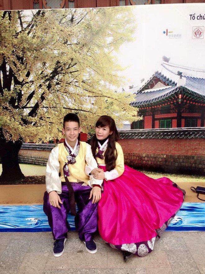 Ng&agrave;y cưới chị, em trai kh&oacute;c tu tu: Nhỡ c&oacute; bầu phải l&agrave;m nhiều việc th&igrave; sao? - Ảnh 3.