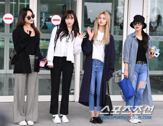D&agrave;n mỹ nh&acirc;n g&acirc;y sốc với nhan sắc tuột dốc: Krystal th&ocirc; kệch như b&agrave; c&ocirc; đứng tuổi, Hani v&agrave; Naeun lộ mặt đơ cứng - Ảnh 27.