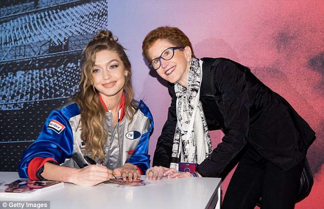 Đã đẹp lại còn chất, Gigi Hadid xuất hiện vài giây mà làm ai cũng ngắm nhìn mãi - Ảnh 11.