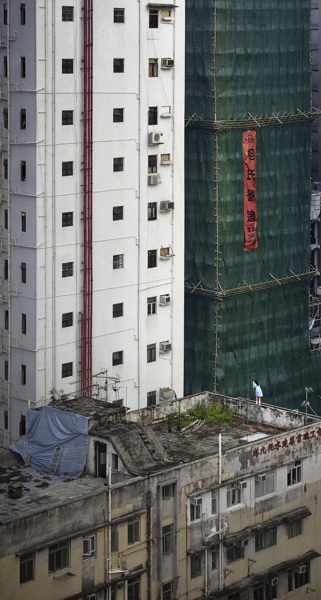 [Ảnh] Concrete stories: Cuộc sống muôn màu trên những tầng thượng của Hồng Kông - Ảnh 9.