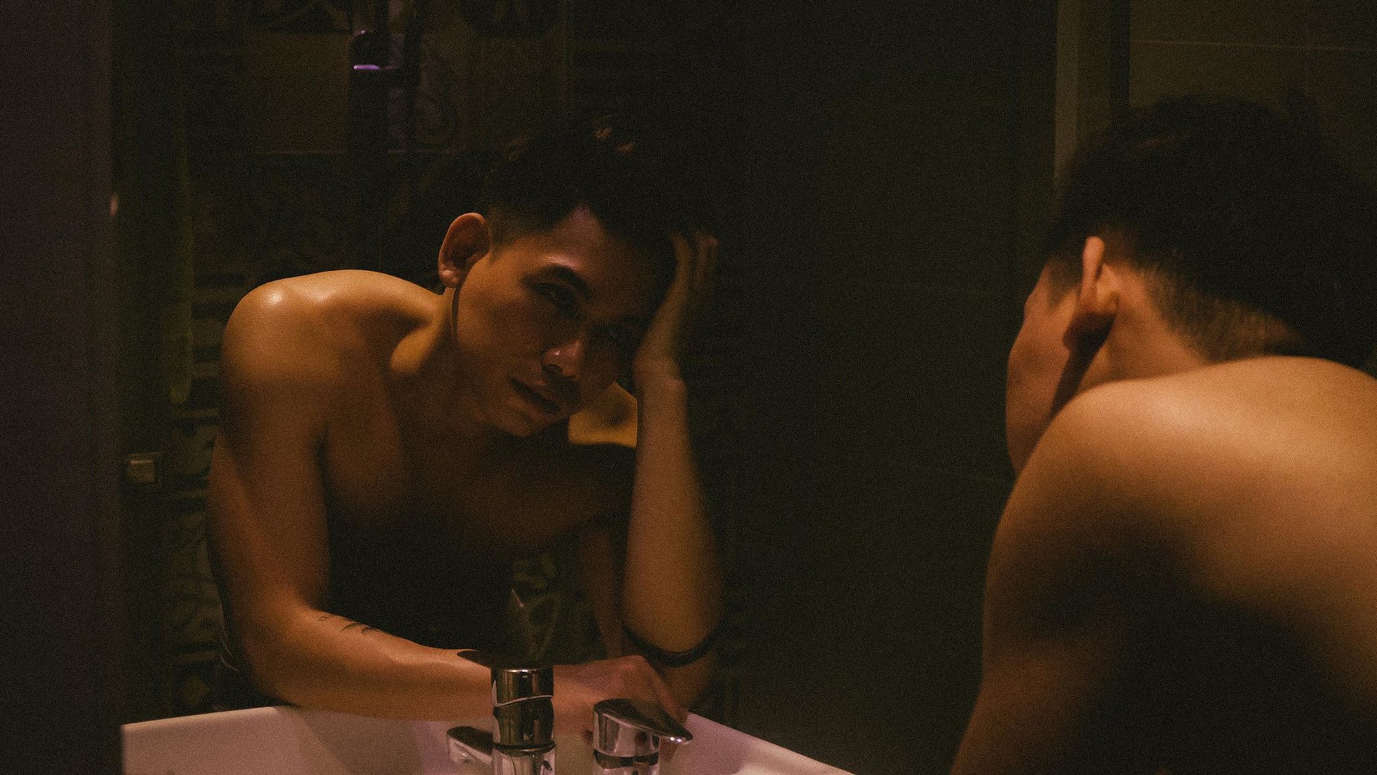 Không còn thư sinh, hiền lành, Đại Nhân lột xác, bán nude đầy gai góc trong dự án âm nhạc mới - Ảnh 3.