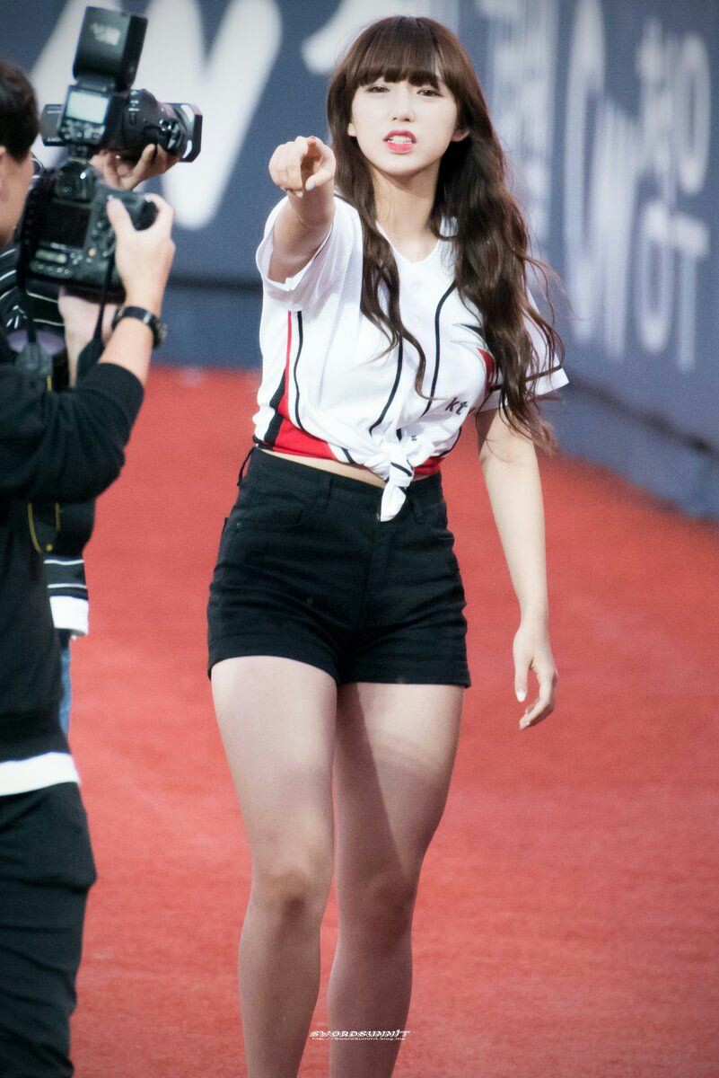 Vừa xinh như búp bê vừa điệu đà là thế, nhưng dàn mỹ nhân Kpop này lại có đặc điểm cơ thể nam tính không ngờ - Ảnh 2.