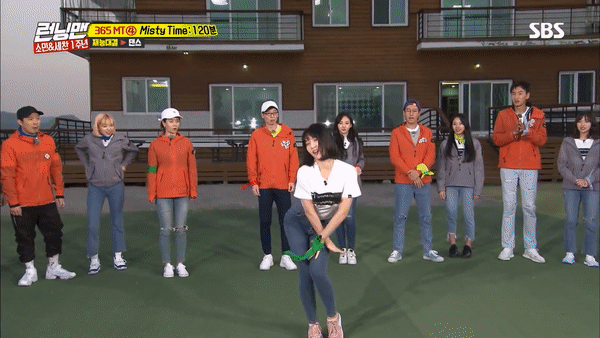 Song Ji Hyo đọ vũ đạo Havana cùng Momo (TWICE): Ai ấn tượng hơn? - Ảnh 2.