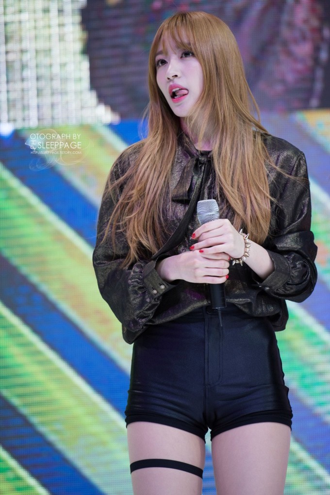 Vừa xinh như búp bê vừa điệu đà là thế, nhưng dàn mỹ nhân Kpop này lại có đặc điểm cơ thể nam tính không ngờ - Ảnh 15.