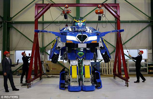 Cuối cùng cũng có Transformer ngoài đời thực, biến hóa ô-tô thành robot ảo như phim - Ảnh 2.