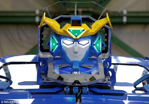 Cuối cùng cũng có Transformer ngoài đời thực, biến hóa ô-tô thành robot ảo như phim - Ảnh 6.