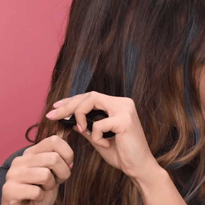 Chưa đến 1 phút mà bạn có thể hô biến mái tóc với những lọn nhuộm ombre siêu xinh theo cách này  - Ảnh 3.