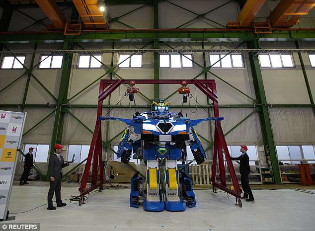 Cuối cùng cũng có Transformer ngoài đời thực, biến hóa ô-tô thành robot ảo như phim - Ảnh 10.