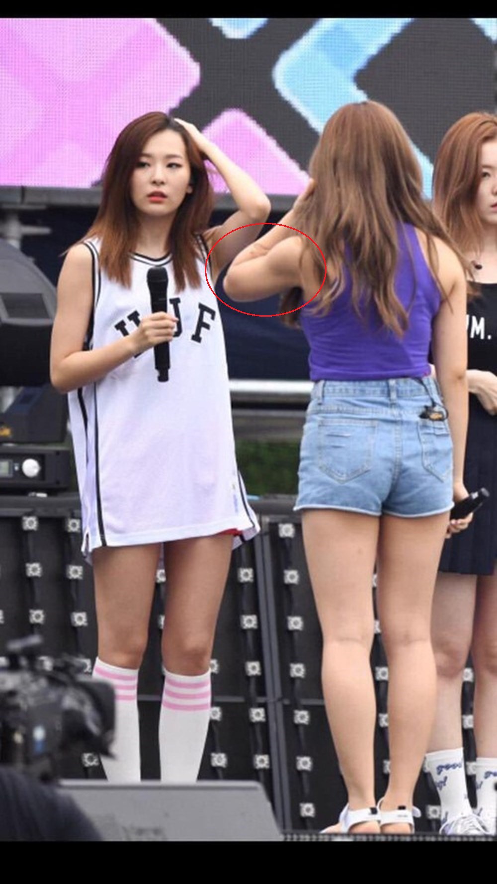 Vừa xinh như búp bê vừa điệu đà là thế, nhưng dàn mỹ nhân Kpop này lại có đặc điểm cơ thể nam tính không ngờ - Ảnh 25.