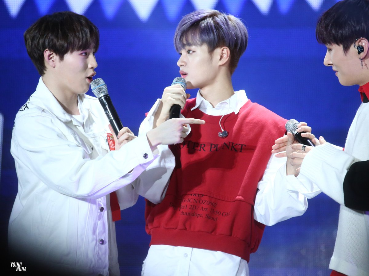 Em út Wanna One được đi show riêng, fan mừng rơi nước mắt - Ảnh 2. Em út Wanna One được đi show riêng, fan mừng rơi nước mắt - Ảnh 2.