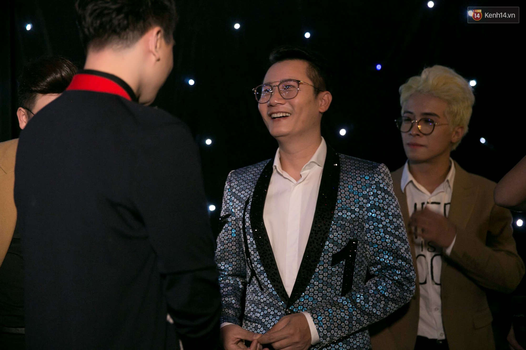 Hoàng tử lai Samuel lịch lãm, Á hậu Mâu Thủy rạng rỡ trong ngày quay hình Nhạc hội song ca - Ảnh 12. Hoàng tử lai Samuel lịch lãm, Á hậu Mâu Thủy rạng rỡ trong ngày quay hình Nhạc hội song ca - Ảnh 12.