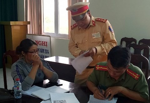 Đắk Lắk: Vi phạm giao thông còn quay phim để vu khống CSGT - Ảnh 1.
