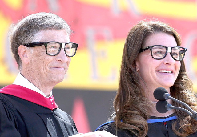Cả hội trường sinh viên ồ lên khi Bill Gates trả lời câu hỏi: “Điều hối tiếc nhất trong quãng thời gian còn ở Harvard là gì?” - Ảnh 1.