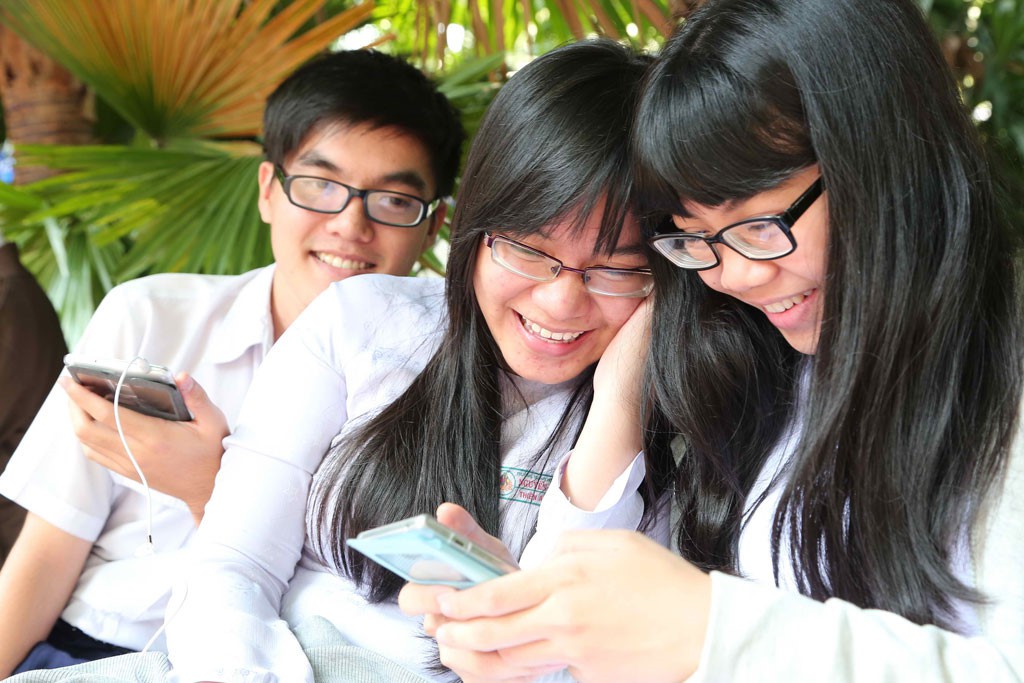 Hà Nội dự kiến ra quy định học sinh không được nói xấu, chửi bới bạn bè trên Facebook - Ảnh 2. Hà Nội dự kiến ra quy định học sinh không được nói xấu, chửi bới bạn bè trên Facebook - Ảnh 2.