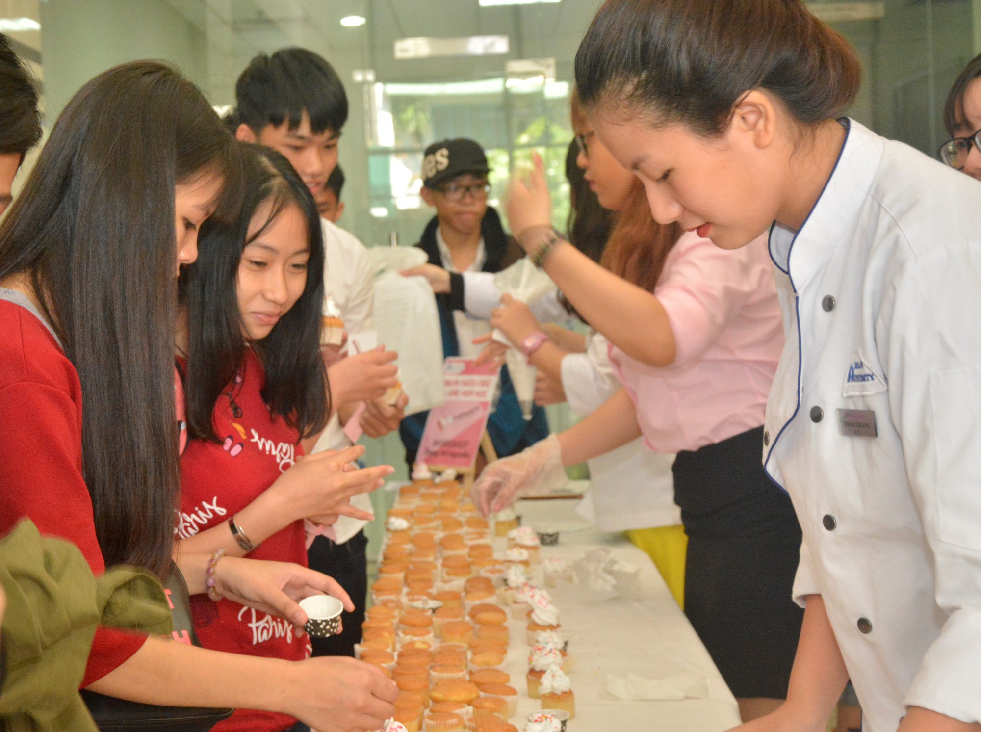 Ngày hội tư vấn tuyển sinh tại trường Đại học Hoa Sen - Ảnh 3. Ngày hội tư vấn tuyển sinh tại trường Đại học Hoa Sen - Ảnh 3.