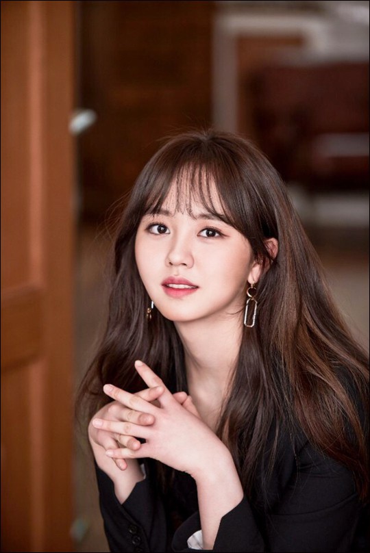 Kim So Hyun lần đầu nói về việc bị so sánh với Kim Yoo Jung: Nói thật thì tôi cảm thấy không được thoải mái - Ảnh 1.