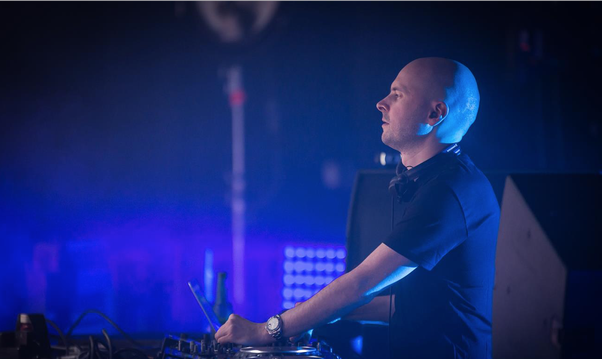 7 điều thú vị về huyền thoại Above & Beyond mà tín đồ EDM Việt không thể bỏ qua trước cuộc hội ngộ vào ngày 5/5 tới - Ảnh 5. 7 điều thú vị về huyền thoại Above & Beyond mà tín đồ EDM Việt không thể bỏ qua trước cuộc hội ngộ vào ngày 5/5 tới - Ảnh 5.