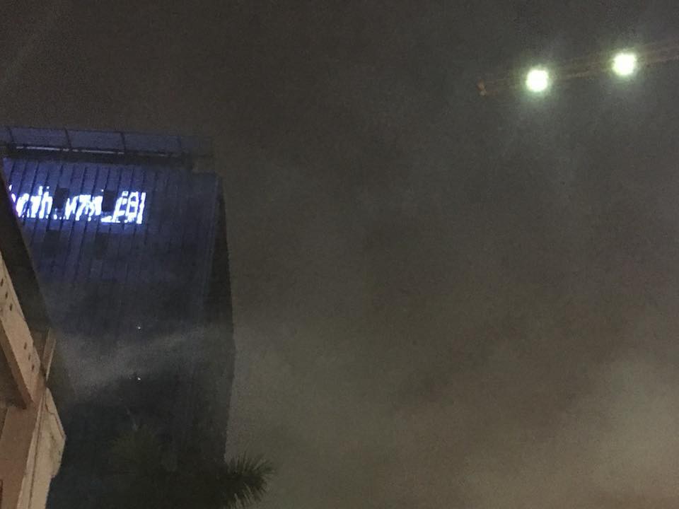 Hà Nội: Một phòng trong Viện Triết học bất ngờ bốc cháy, người dân phát hiện khói lửa hoảng hốt thông báo bảo vệ - Ảnh 3.