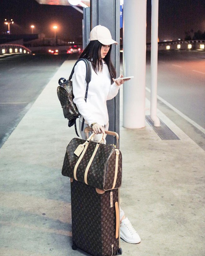 Phong c&aacute;ch khoe h&agrave;ng hiệu của Hội con nh&agrave; gi&agrave;u Việt tựu trung đều theo 4 gạch đầu d&ograve;ng n&agrave;y - Ảnh 18.