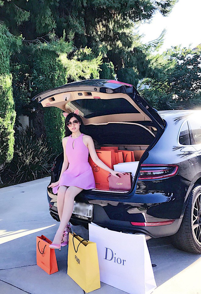 Phong c&aacute;ch khoe h&agrave;ng hiệu của Hội con nh&agrave; gi&agrave;u Việt tựu trung đều theo 4 gạch đầu d&ograve;ng n&agrave;y - Ảnh 8.