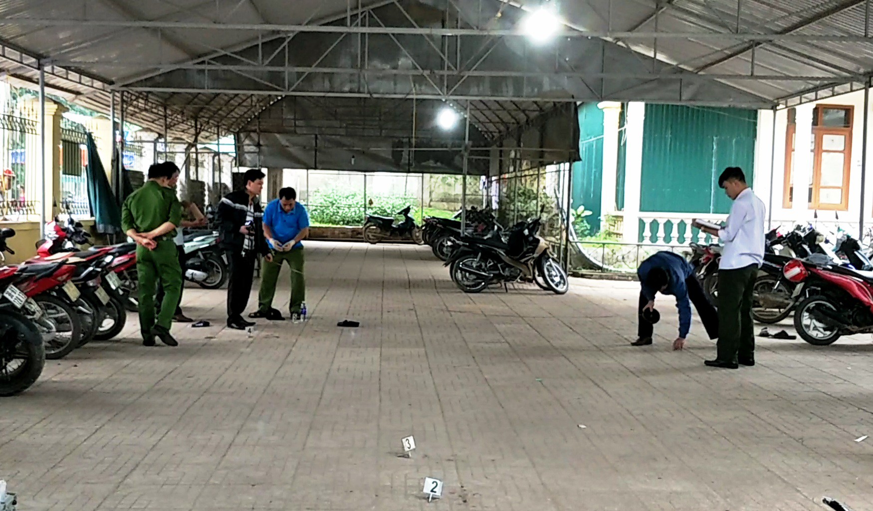 Khởi tố người chồng ghen tuông, giết vợ rồi tự sát bất thành ở Hà Tĩnh - Ảnh 1. Khởi tố người chồng ghen tuông, giết vợ rồi tự sát bất thành ở Hà Tĩnh - Ảnh 1.