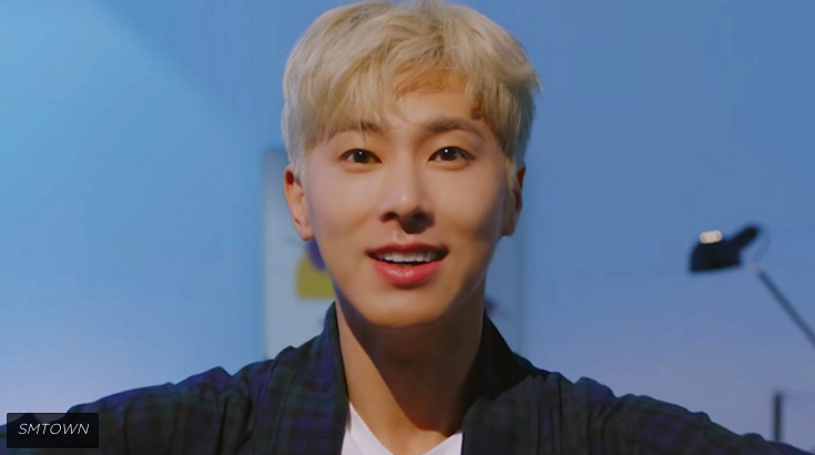 Lần đầu tiên trong 15 năm, Yunho (DBSK) mới nhuộm tóc vàng và đây là phản ứng của fan - Ảnh 2. Lần đầu tiên trong 15 năm, Yunho (DBSK) mới nhuộm tóc vàng và đây là phản ứng của fan - Ảnh 2.