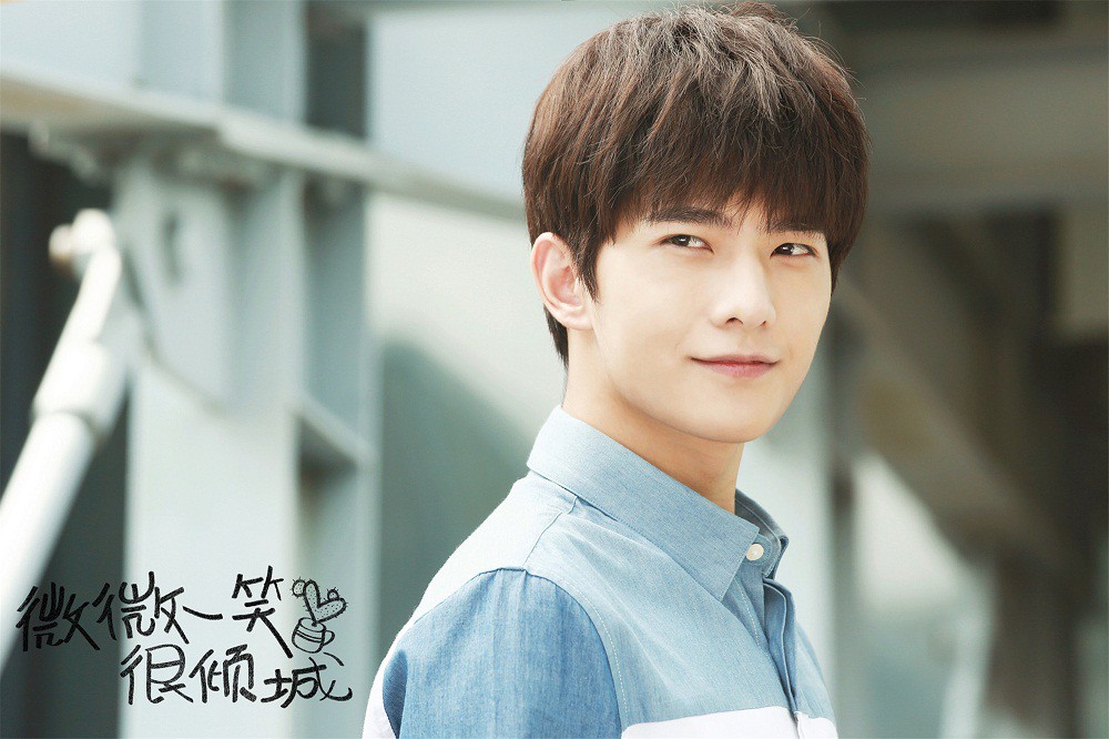 Người hâm mộ tức giận, đốt loạt ảnh poster của Dương Dương... cùng vàng mã rồi chia sẻ trên MXH - Ảnh 4. Người hâm mộ tức giận, đốt loạt ảnh poster của Dương Dương... cùng vàng mã rồi chia sẻ trên MXH - Ảnh 4.