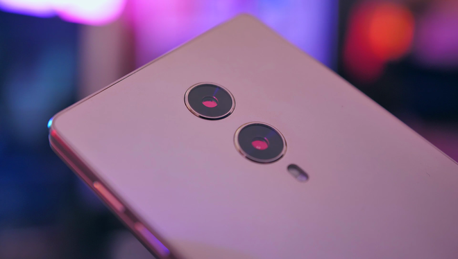 Đây là smartphone toàn màn hình chất nhất từ trước đến nay: Trượt để sử dụng loa thoại và camera selfie, có cả cảm biến vân tay dưới màn hình - Ảnh 11.