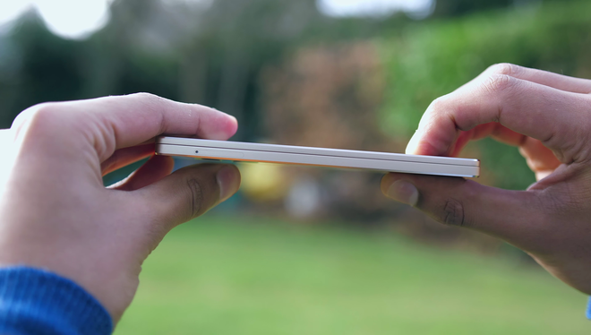 Đây là smartphone toàn màn hình chất nhất từ trước đến nay: Trượt để sử dụng loa thoại và camera selfie, có cả cảm biến vân tay dưới màn hình - Ảnh 14.