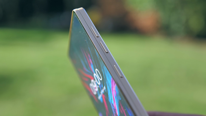 Đây là smartphone toàn màn hình chất nhất từ trước đến nay: Trượt để sử dụng loa thoại và camera selfie, có cả cảm biến vân tay dưới màn hình - Ảnh 15.