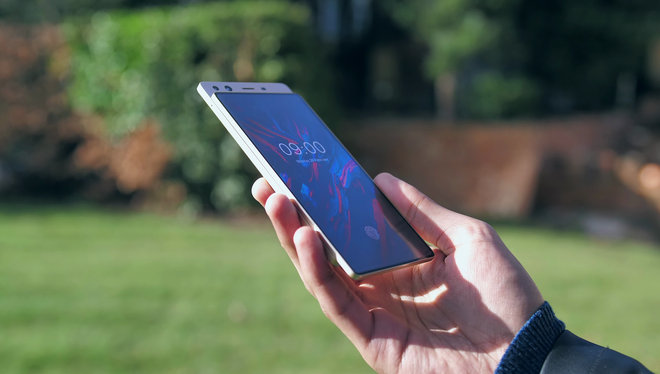 Đây là smartphone toàn màn hình chất nhất từ trước đến nay: Trượt để sử dụng loa thoại và camera selfie, có cả cảm biến vân tay dưới màn hình - Ảnh 9.