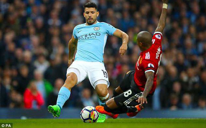 Huyền thoại Man United thừa nhận trọng tài cướp trắng penalty của Man City - Ảnh 1.